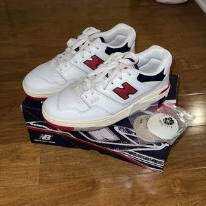 PERFECT CONDITION NEW BALANCE 550